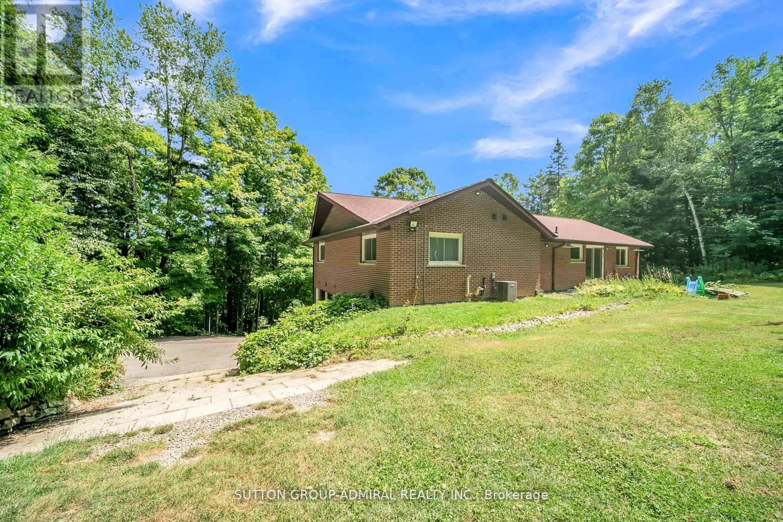 19246 WARDEN AVENUE - 36