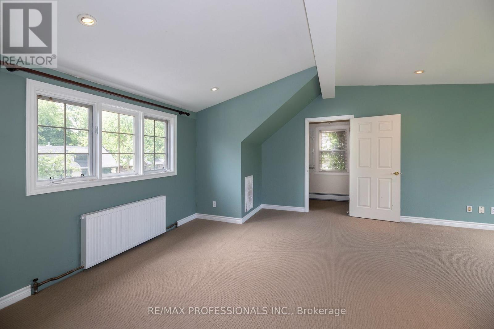 61 GRENVIEW BOULEVARD N - 15