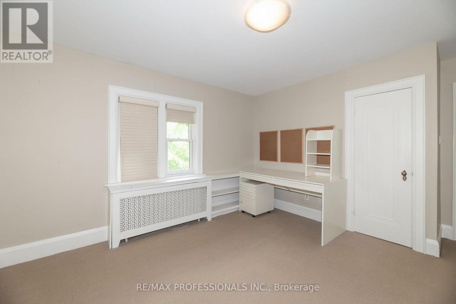 61 GRENVIEW BOULEVARD N - 22