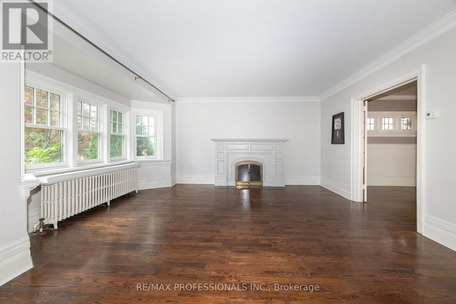 61 GRENVIEW BOULEVARD N - 5