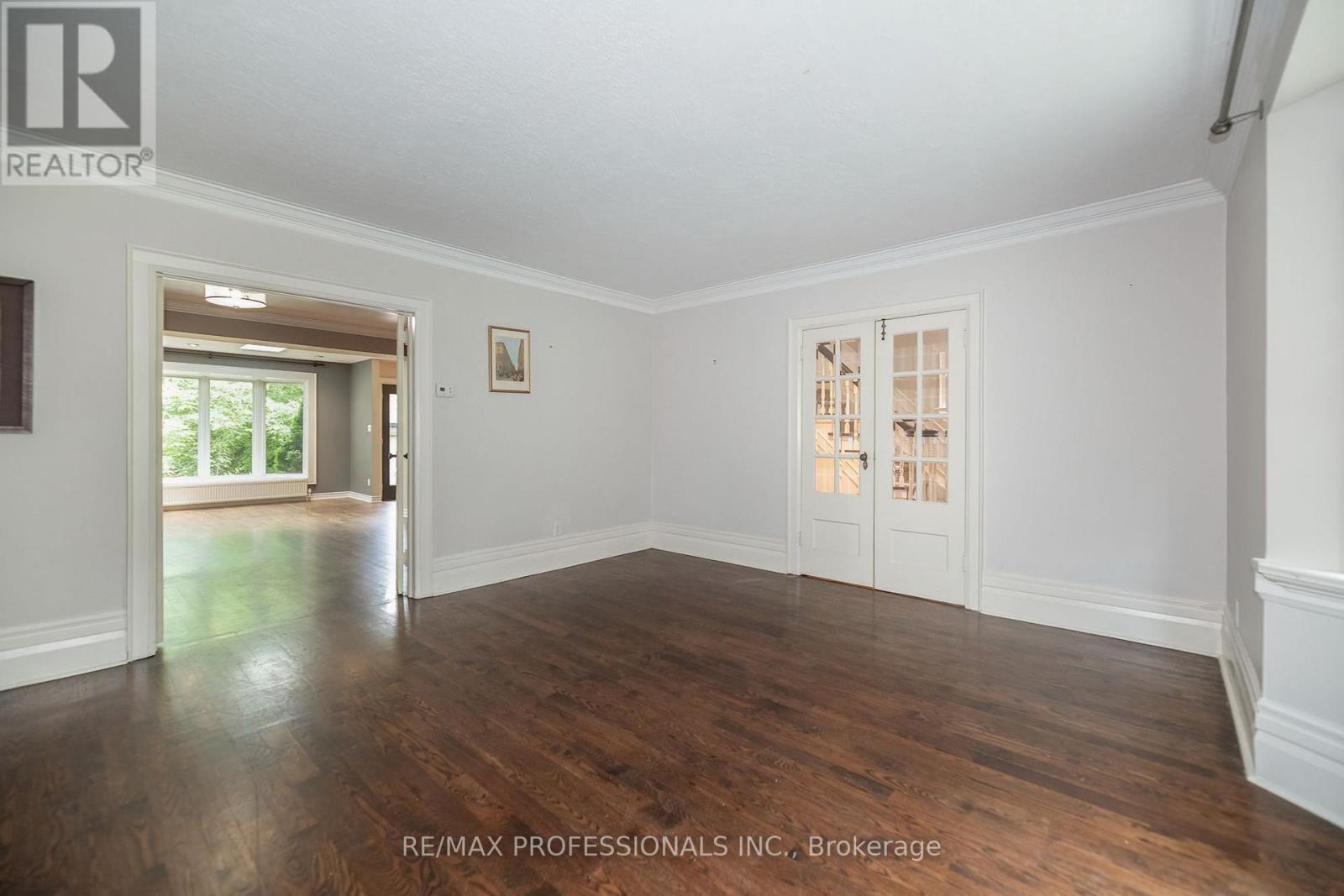 61 GRENVIEW BOULEVARD N - 7