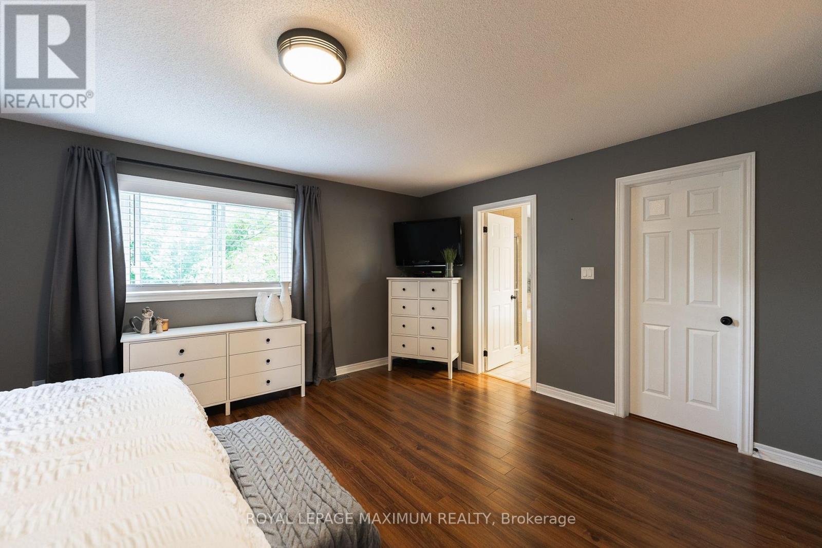5221 GARLAND CRESCENT - 23