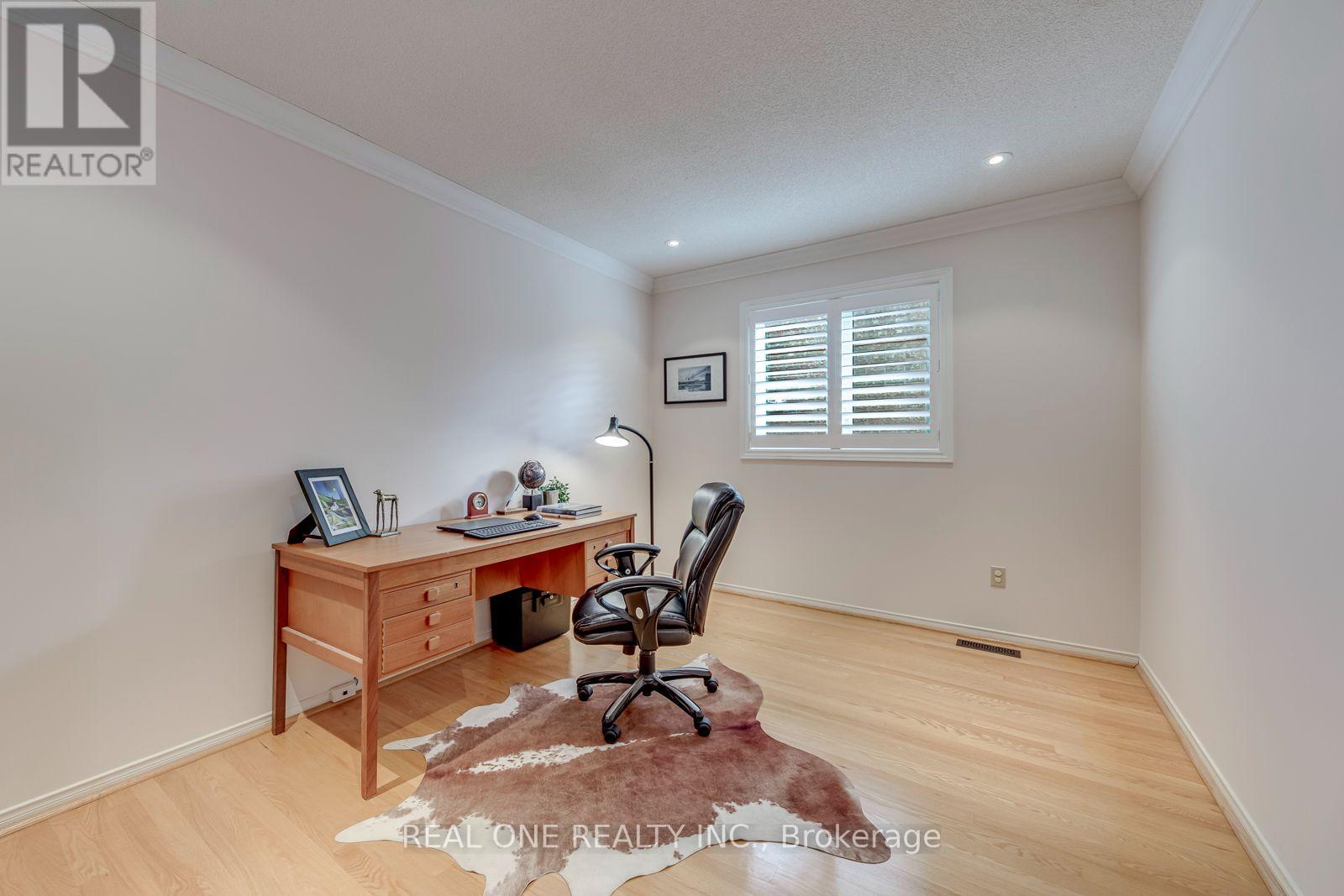 415 MARCH CRESCENT - 23