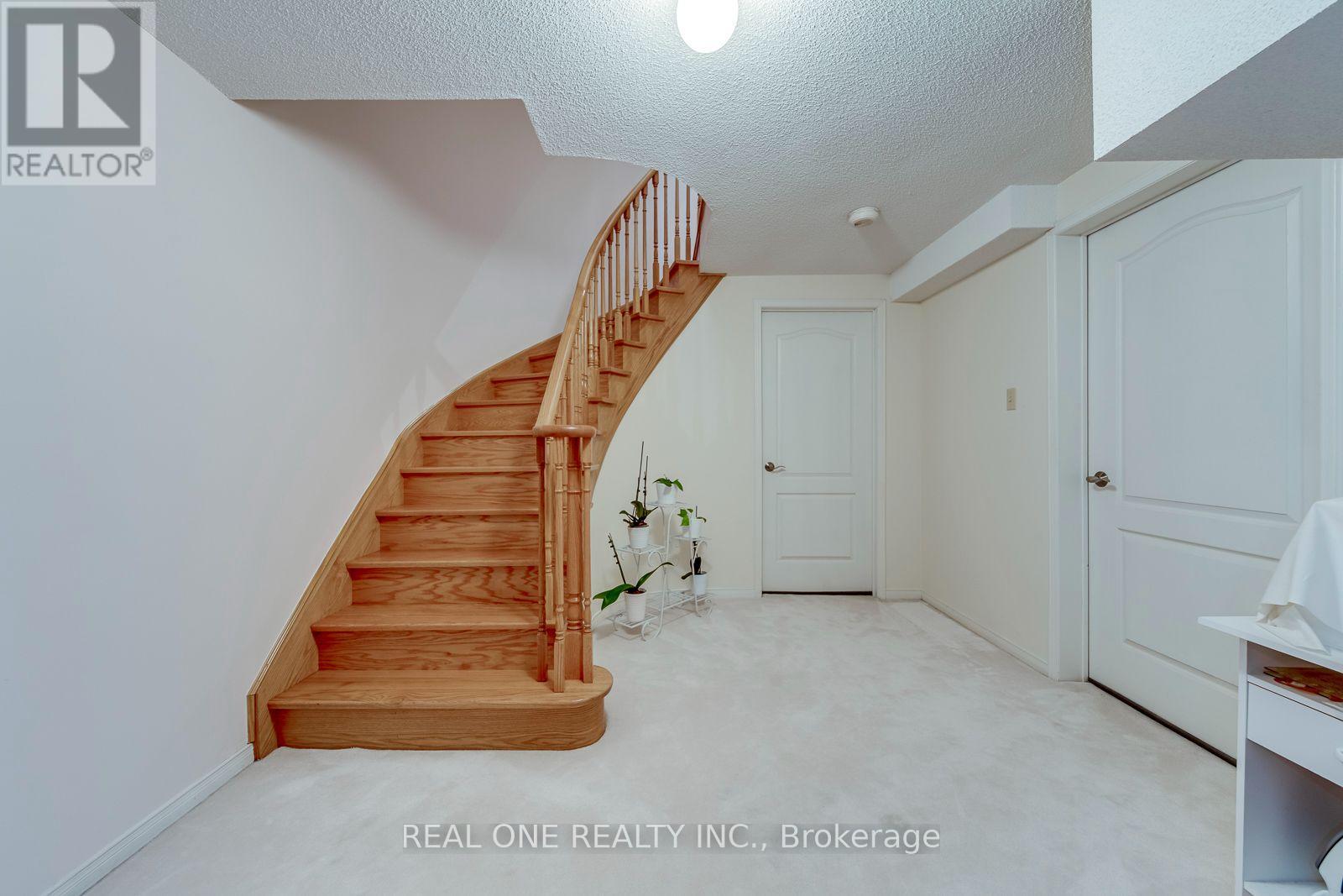 415 MARCH CRESCENT - 43