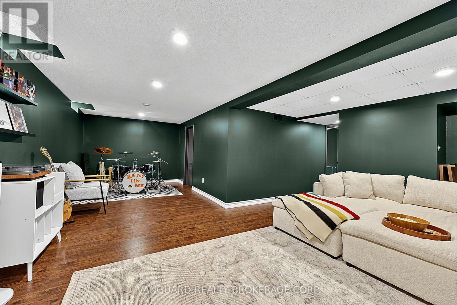 336 DINGLE COURT - 18