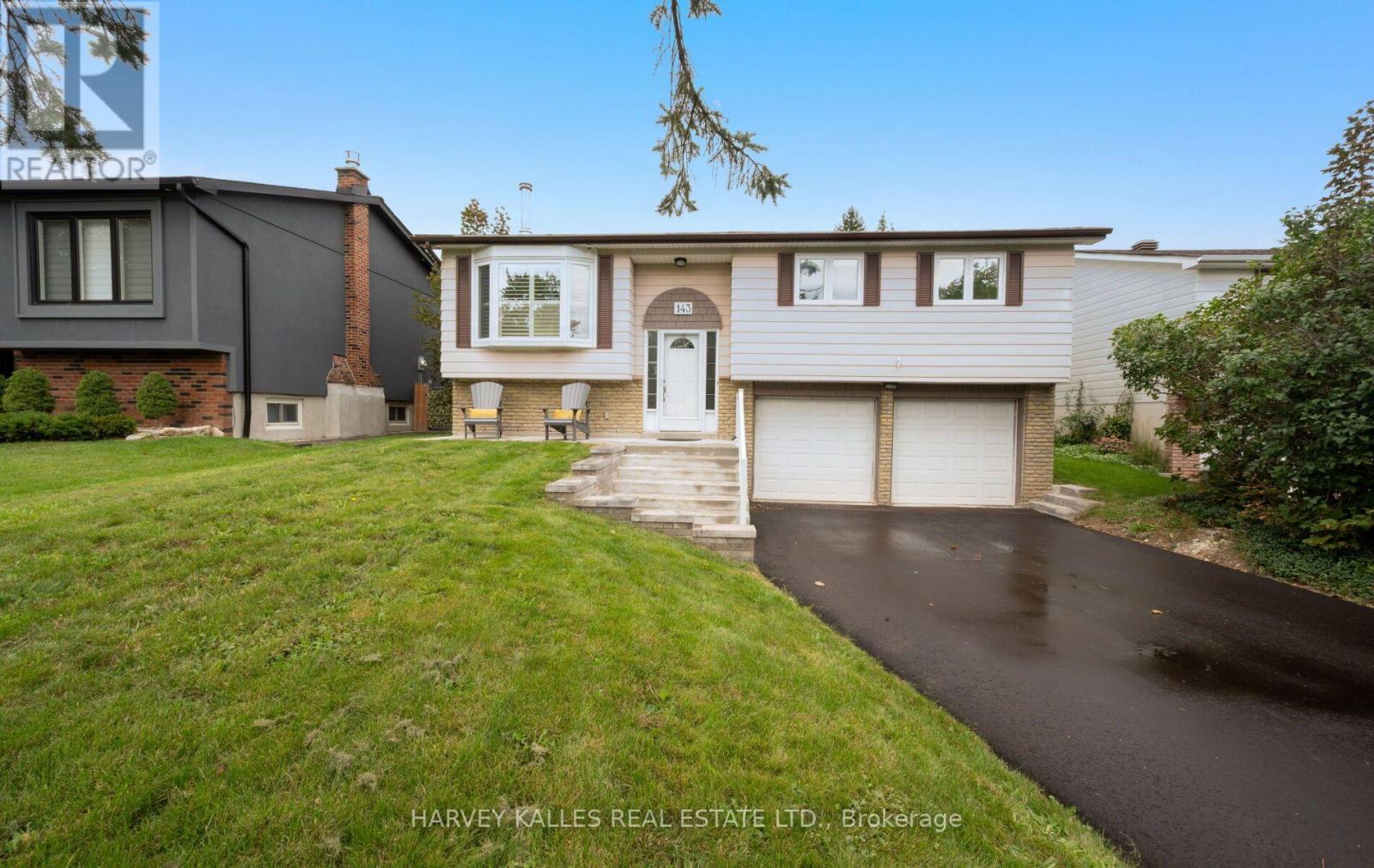 Photo of 143 Kingsview Drive