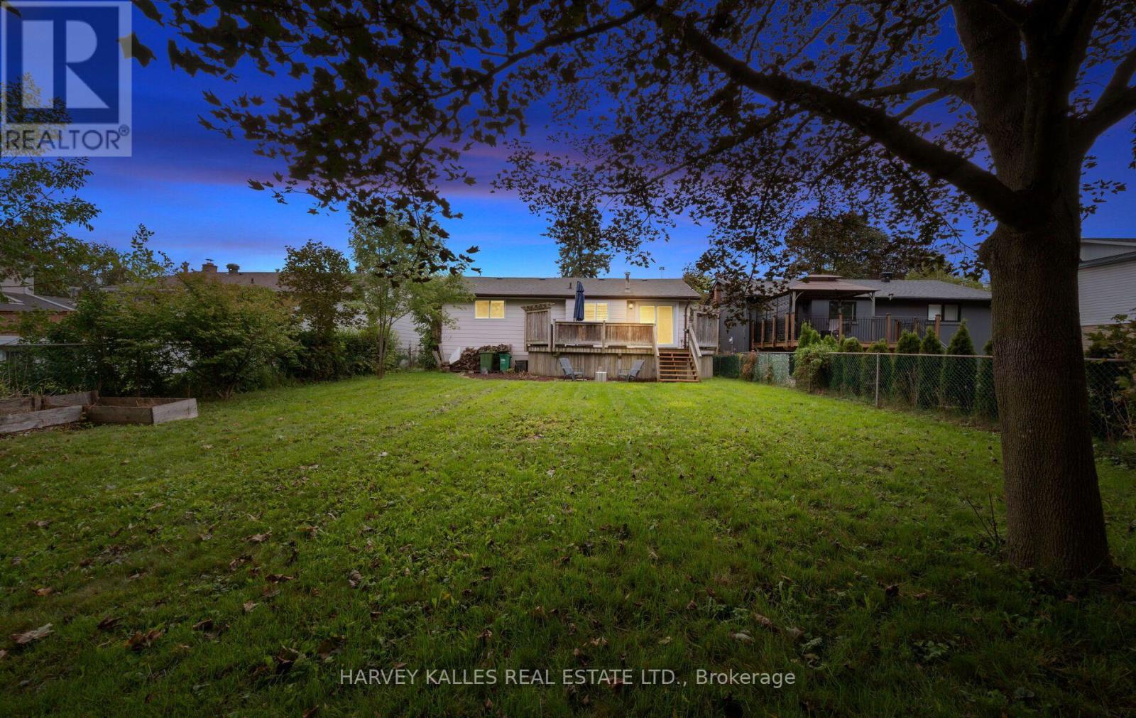 143 KINGSVIEW DRIVE - 27