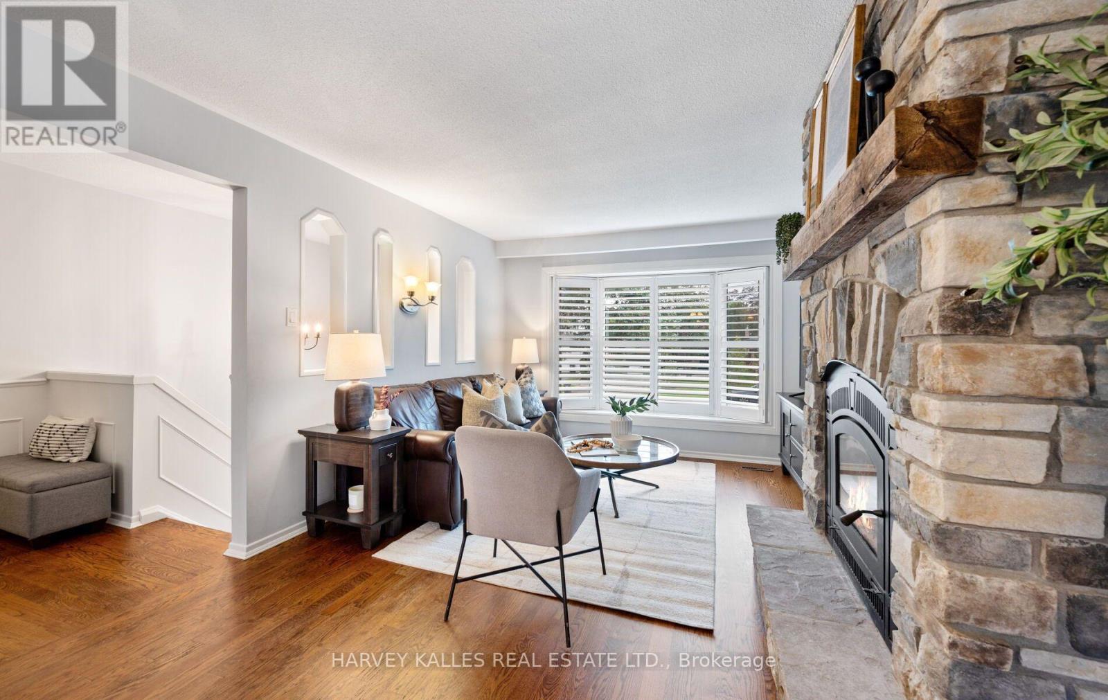 143 KINGSVIEW DRIVE - 4