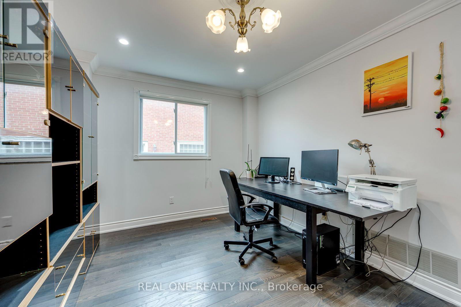 2041 MADDEN BOULEVARD - 24