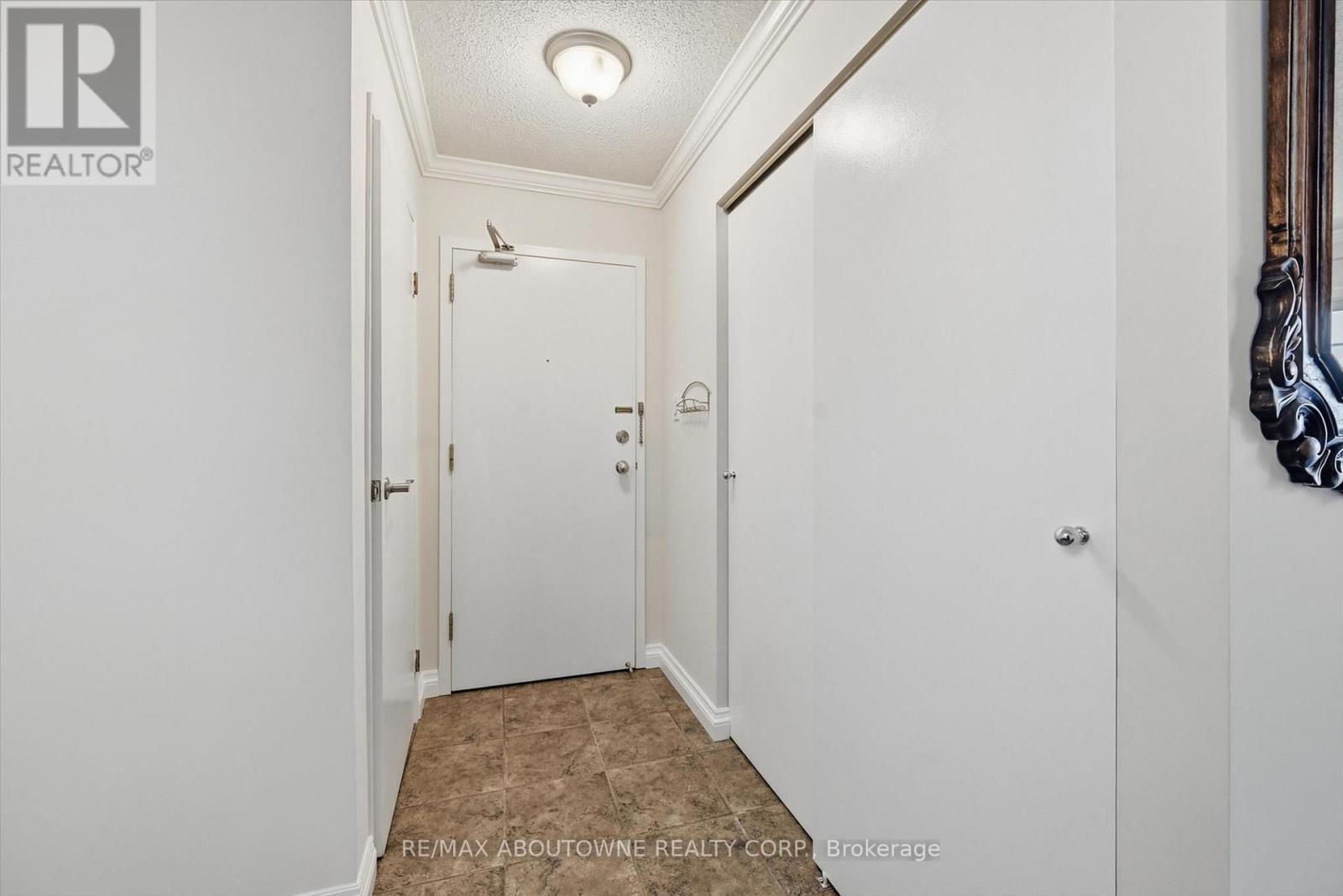 Photo of 1121 - 1450 GLEN ABBEY GATE