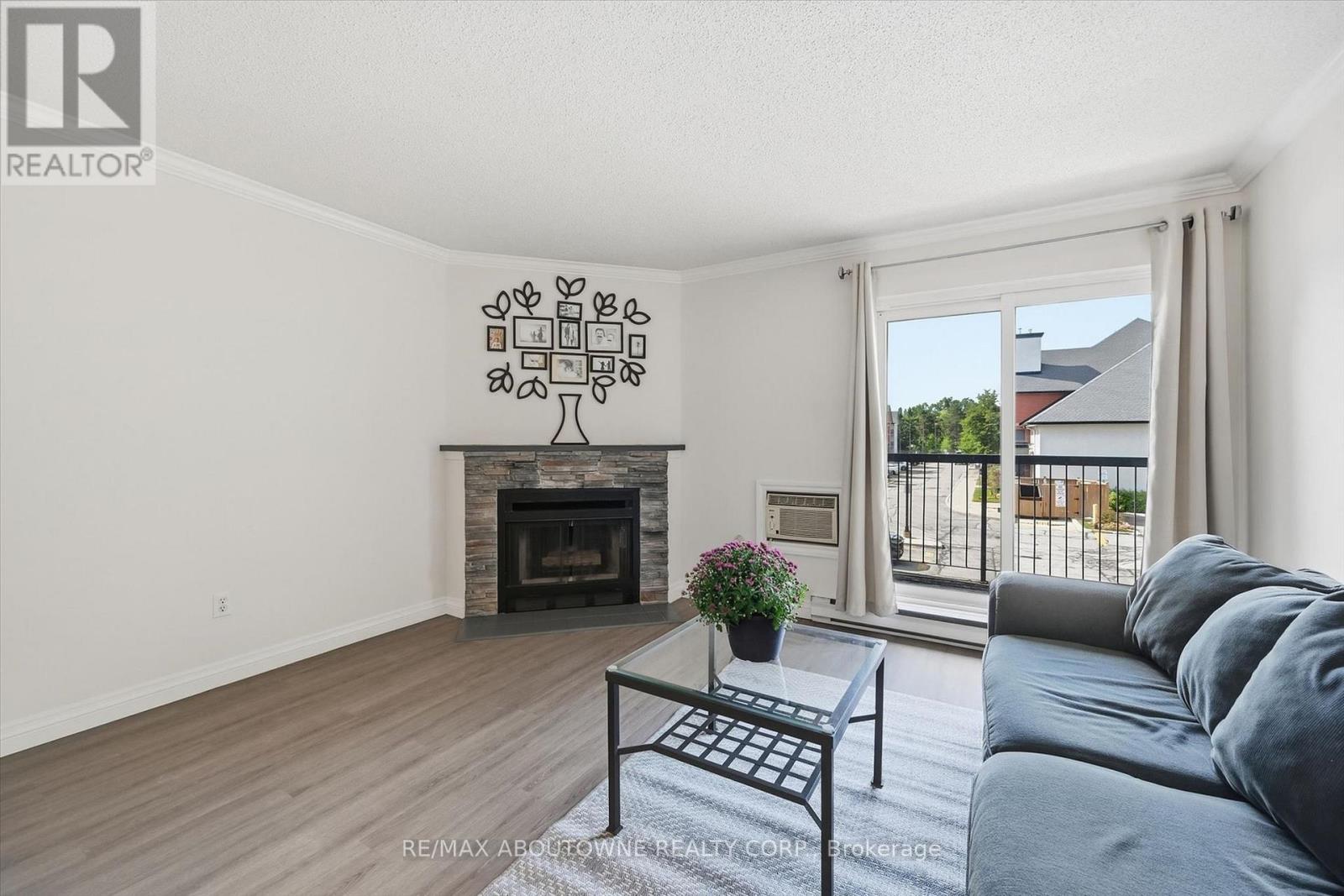 Photo of 1121 - 1450 GLEN ABBEY GATE