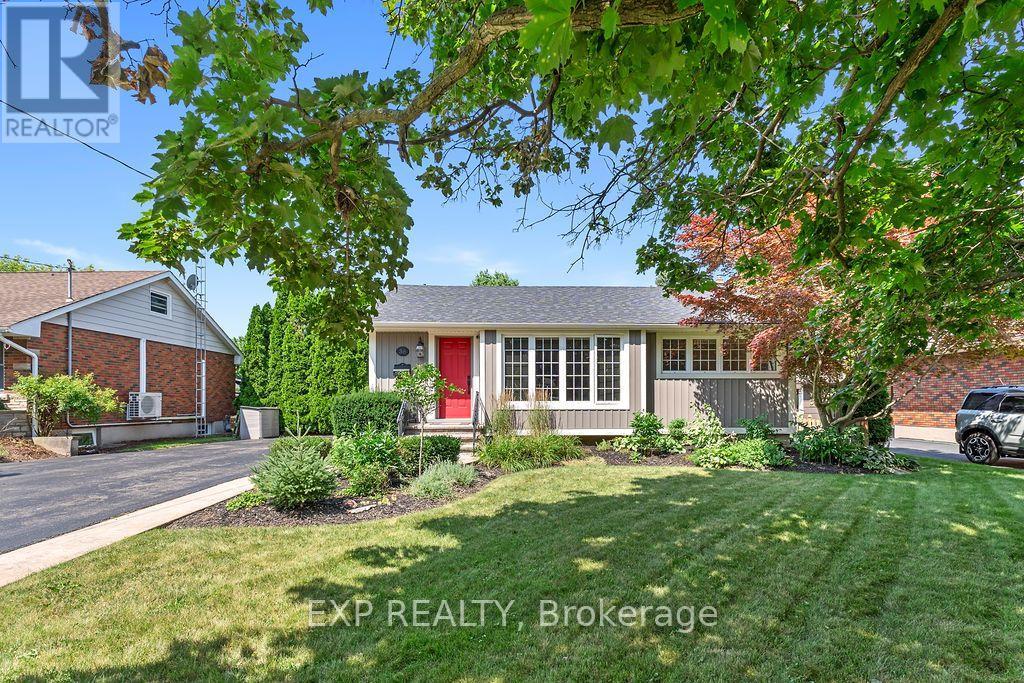 38 ALBANY DRIVE
