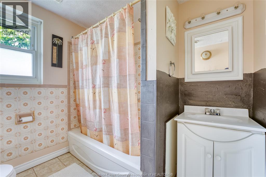 3850 REGINALD - 19