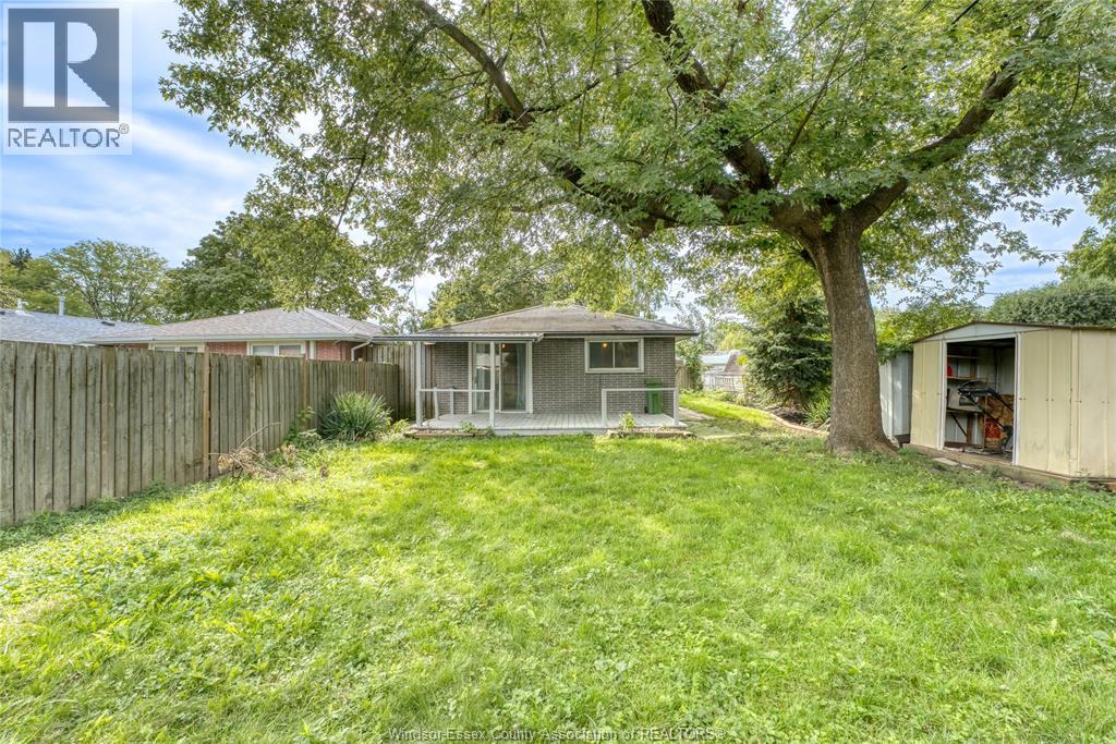 3850 REGINALD - Image 30