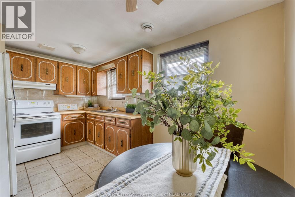 3850 REGINALD - Image 12