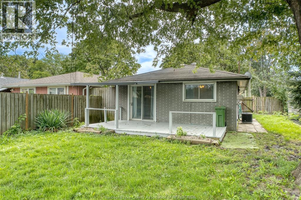 3850 REGINALD - 32