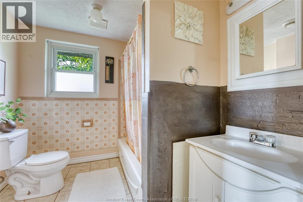 3850 REGINALD - 18