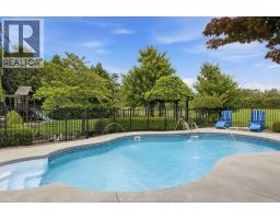 205 Clubview Drive, Amherstburg, ON N9V3Z3 Photo 44