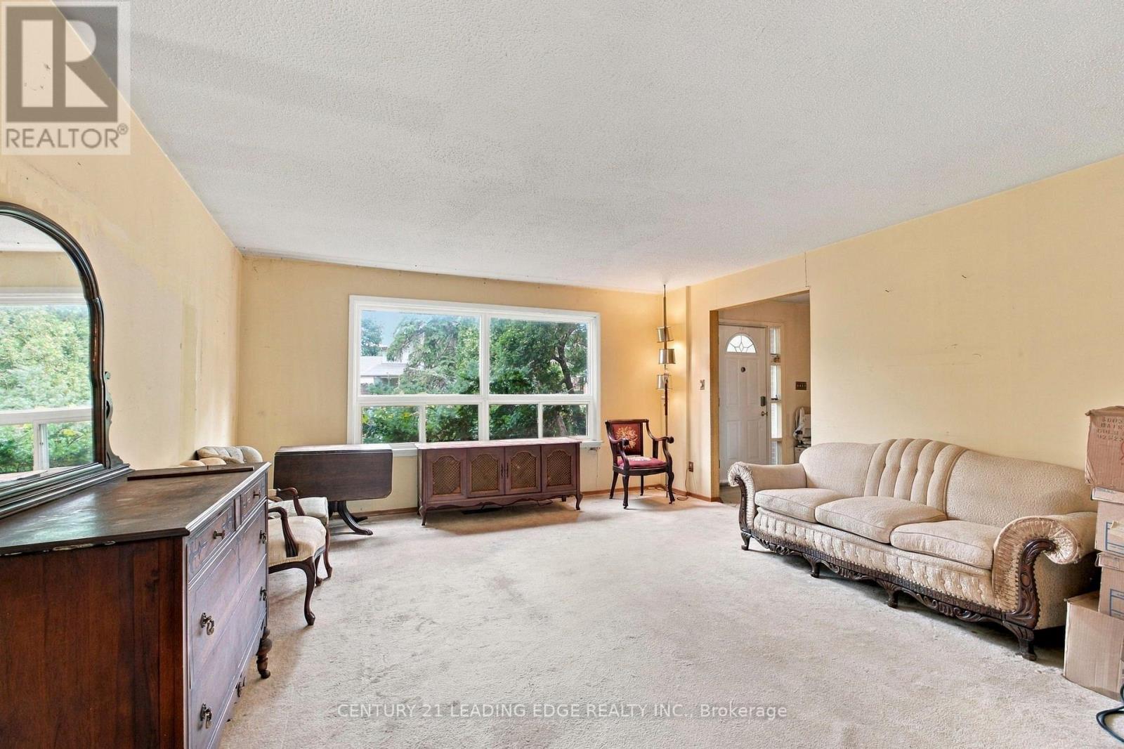 18 KENTISH CRESCENT - Image 4