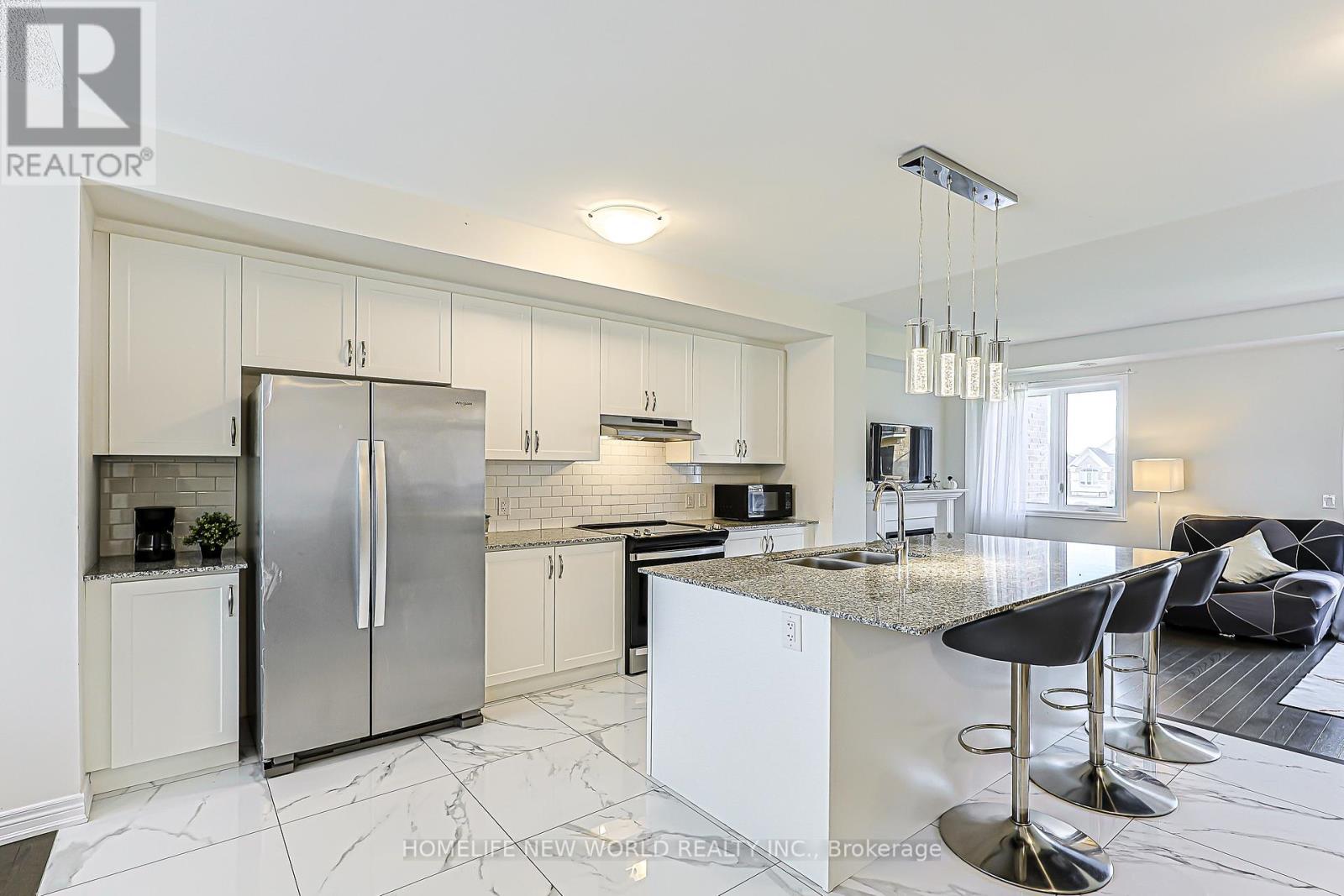 56 Elkington Crescent, Whitby, ON photo 7
