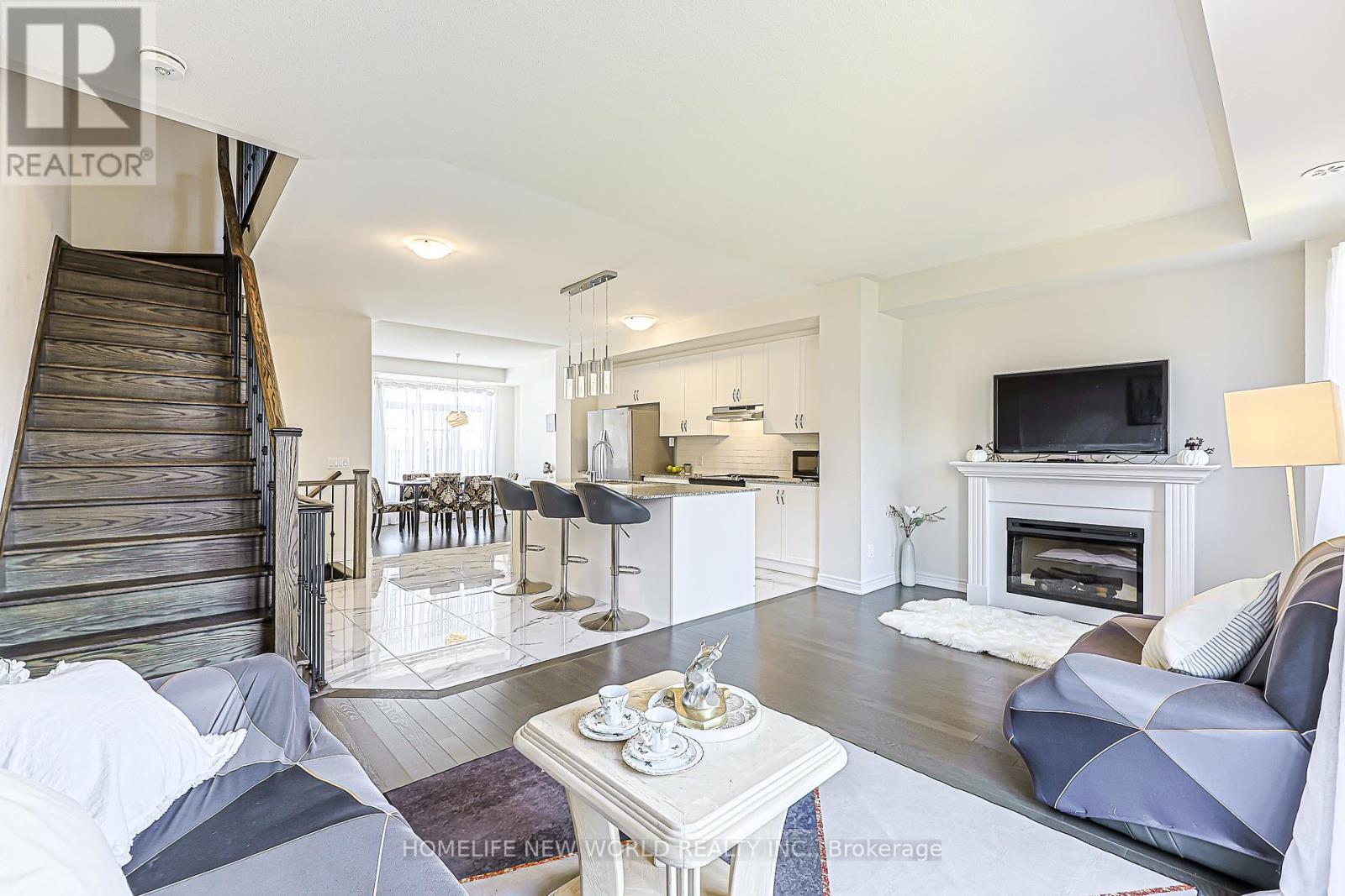 56 Elkington Crescent, Whitby, ON photo 9