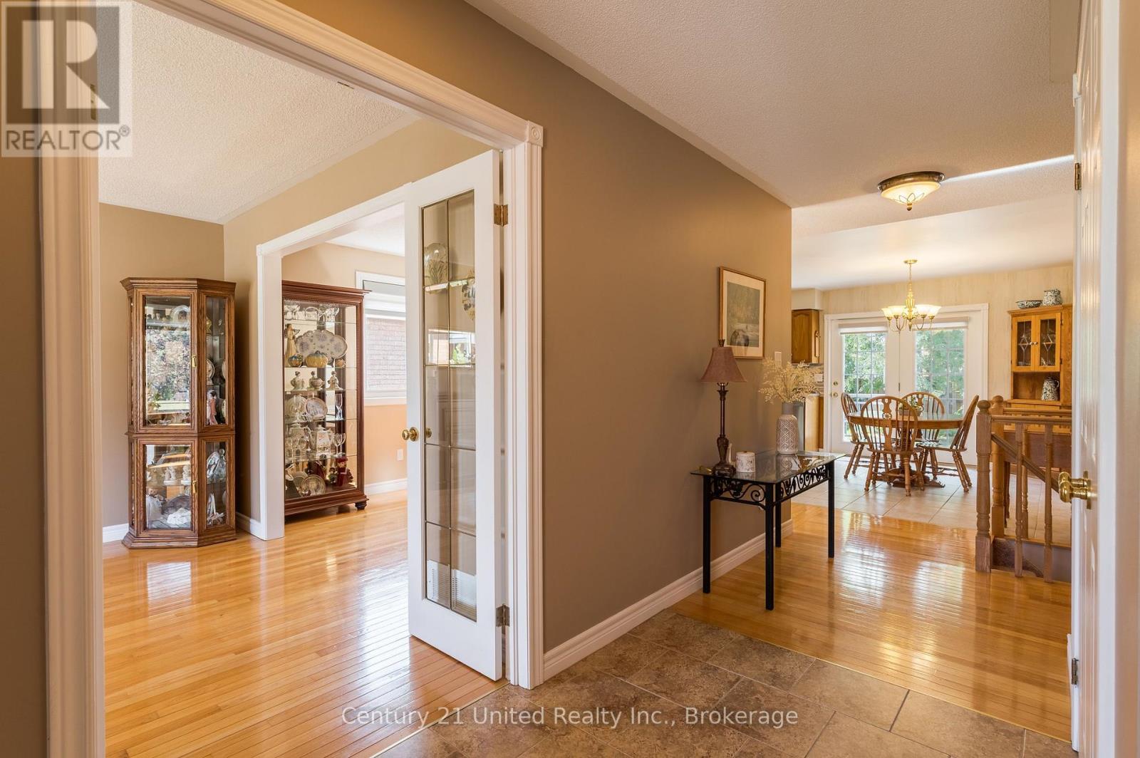 1441 HETHERINGTON DRIVE - 13