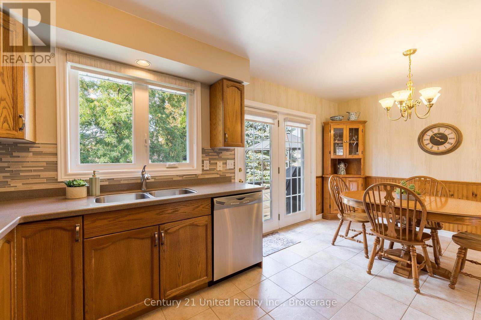 1441 HETHERINGTON DRIVE - 20