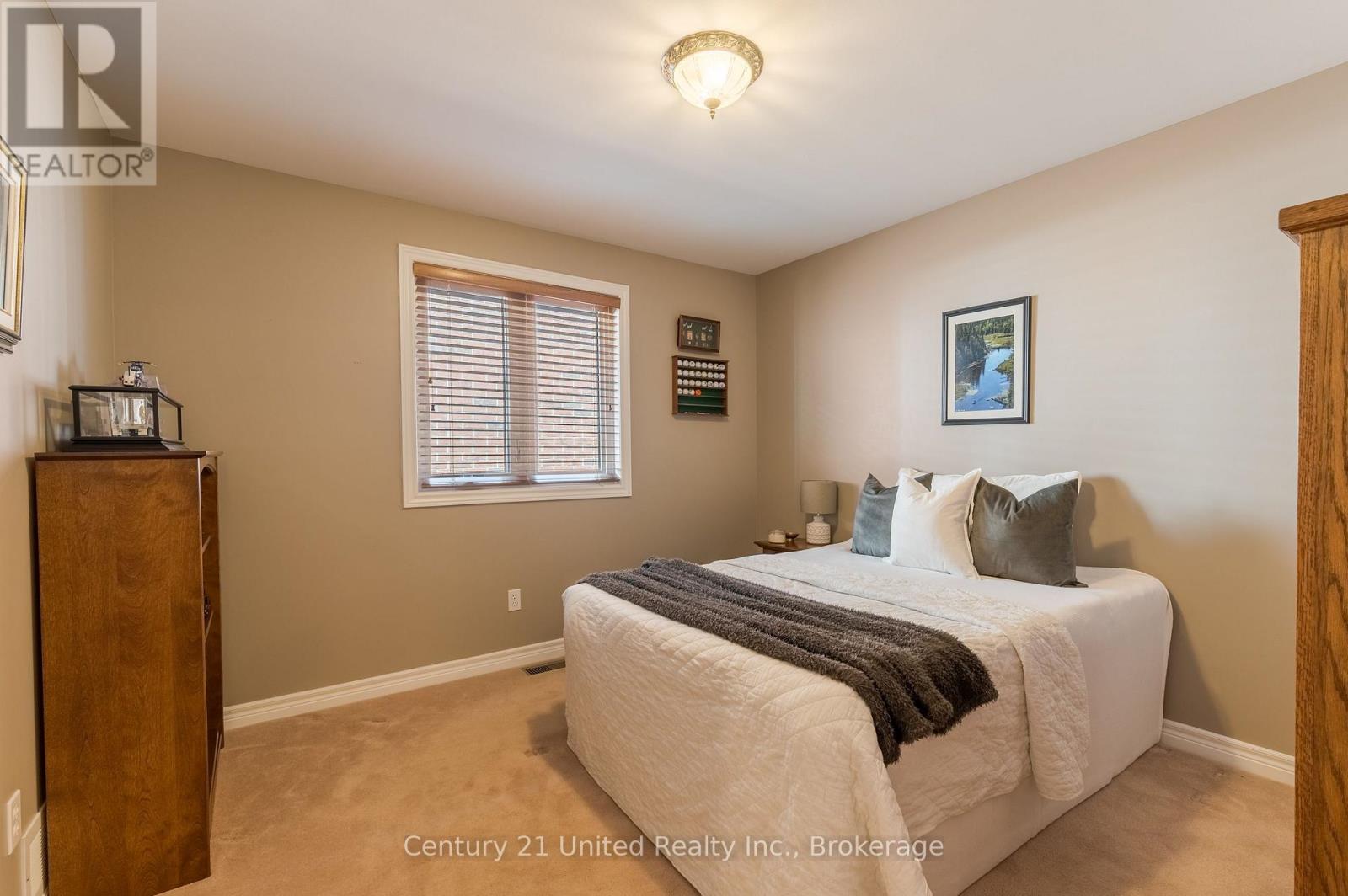 1441 HETHERINGTON DRIVE - 29