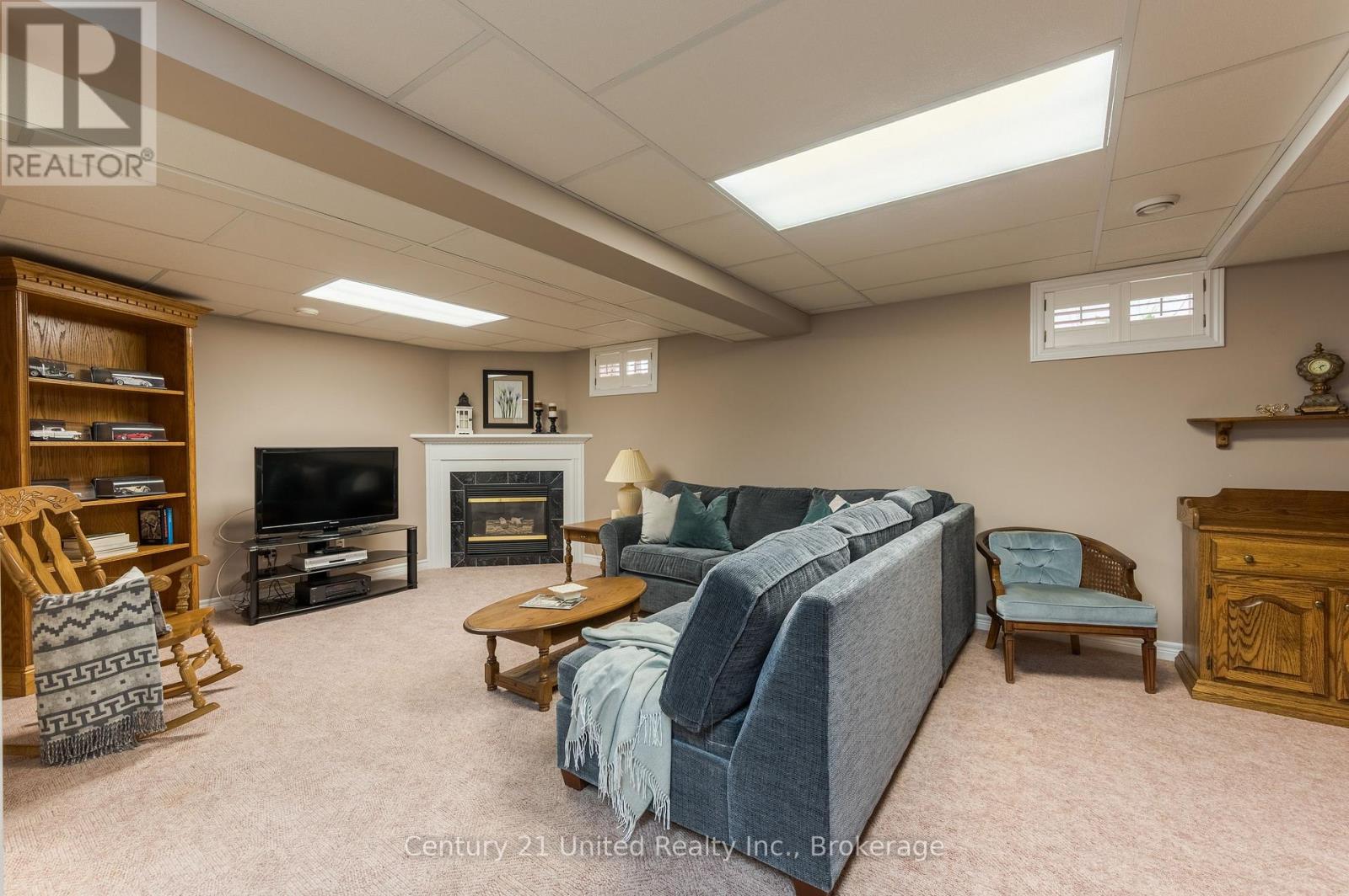 1441 HETHERINGTON DRIVE - 33