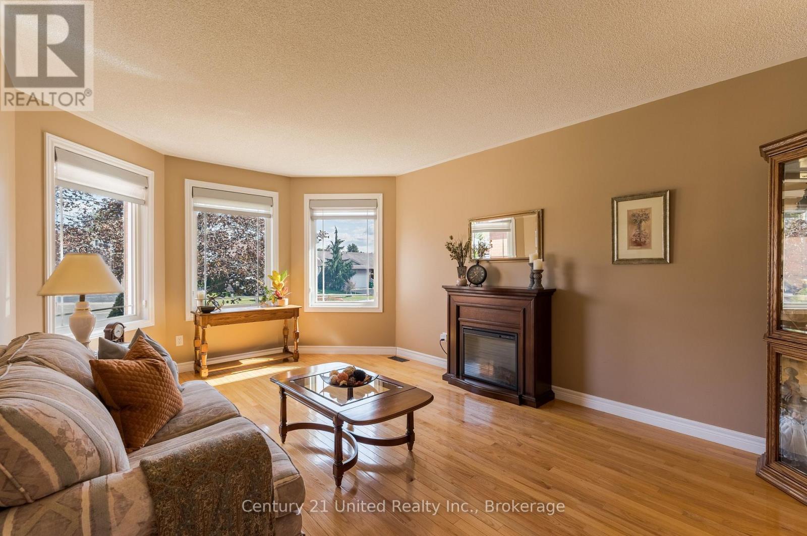 1441 HETHERINGTON DRIVE - 7