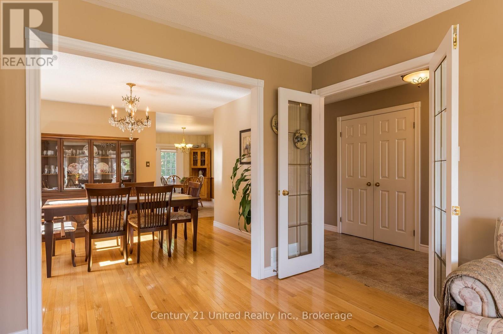 1441 HETHERINGTON DRIVE - 9