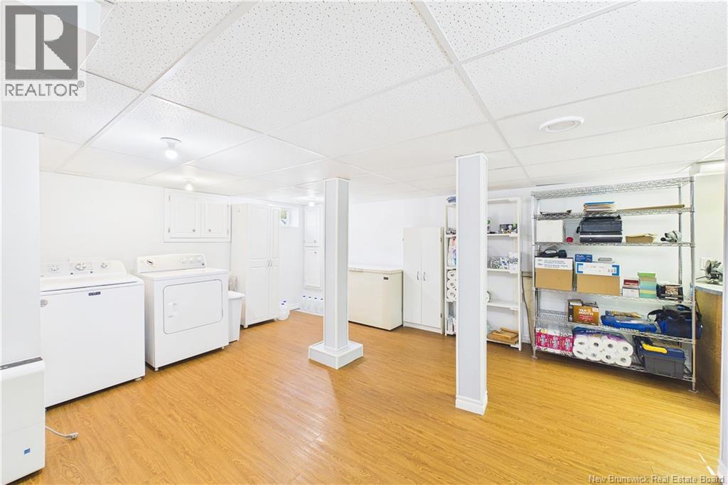 162 Churchill - Image 33
