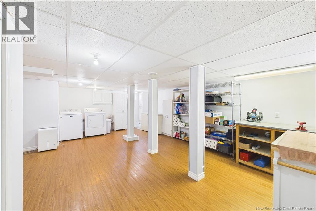 162 Churchill - Image 34