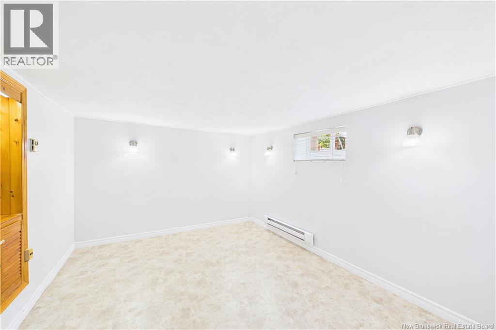 162 Churchill - Image 38