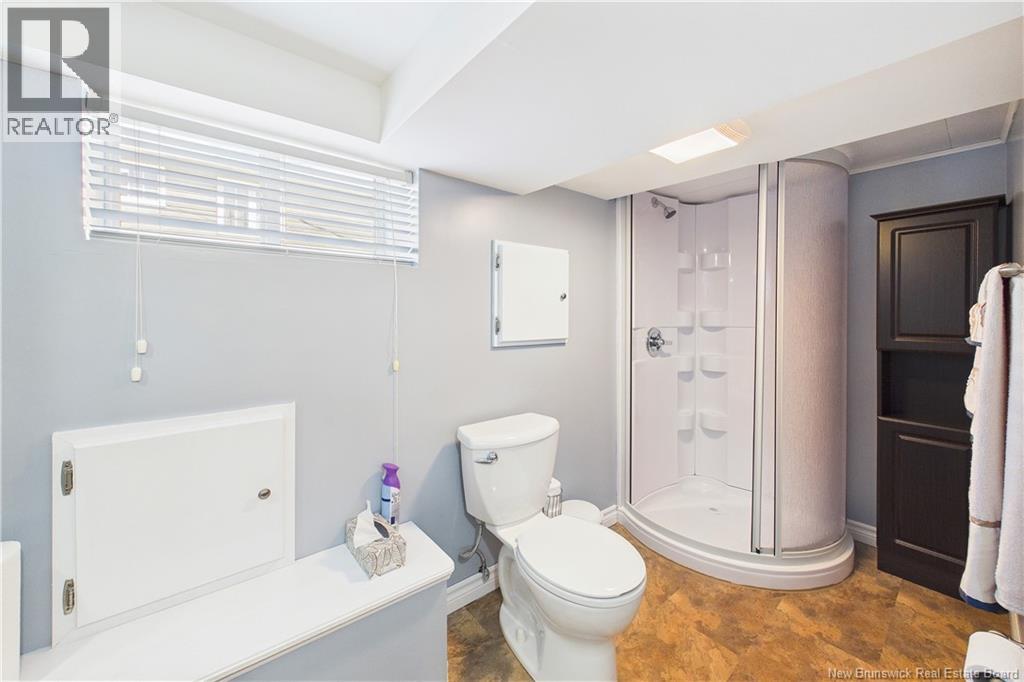 162 Churchill - Image 36