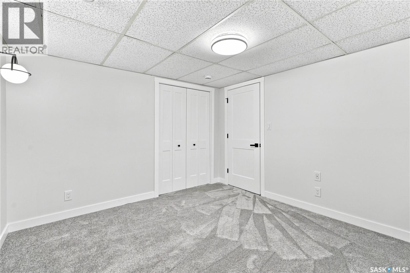2805 Cumberland AVENUE S - Image 37