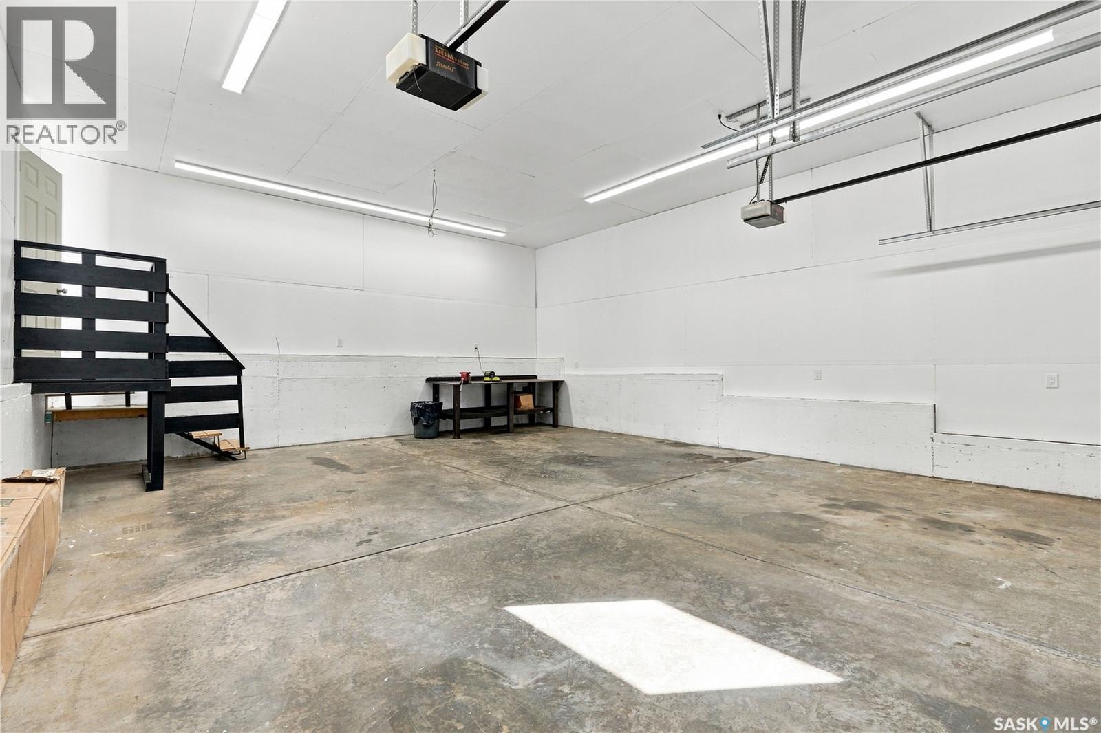 2805 Cumberland AVENUE S - Image 51