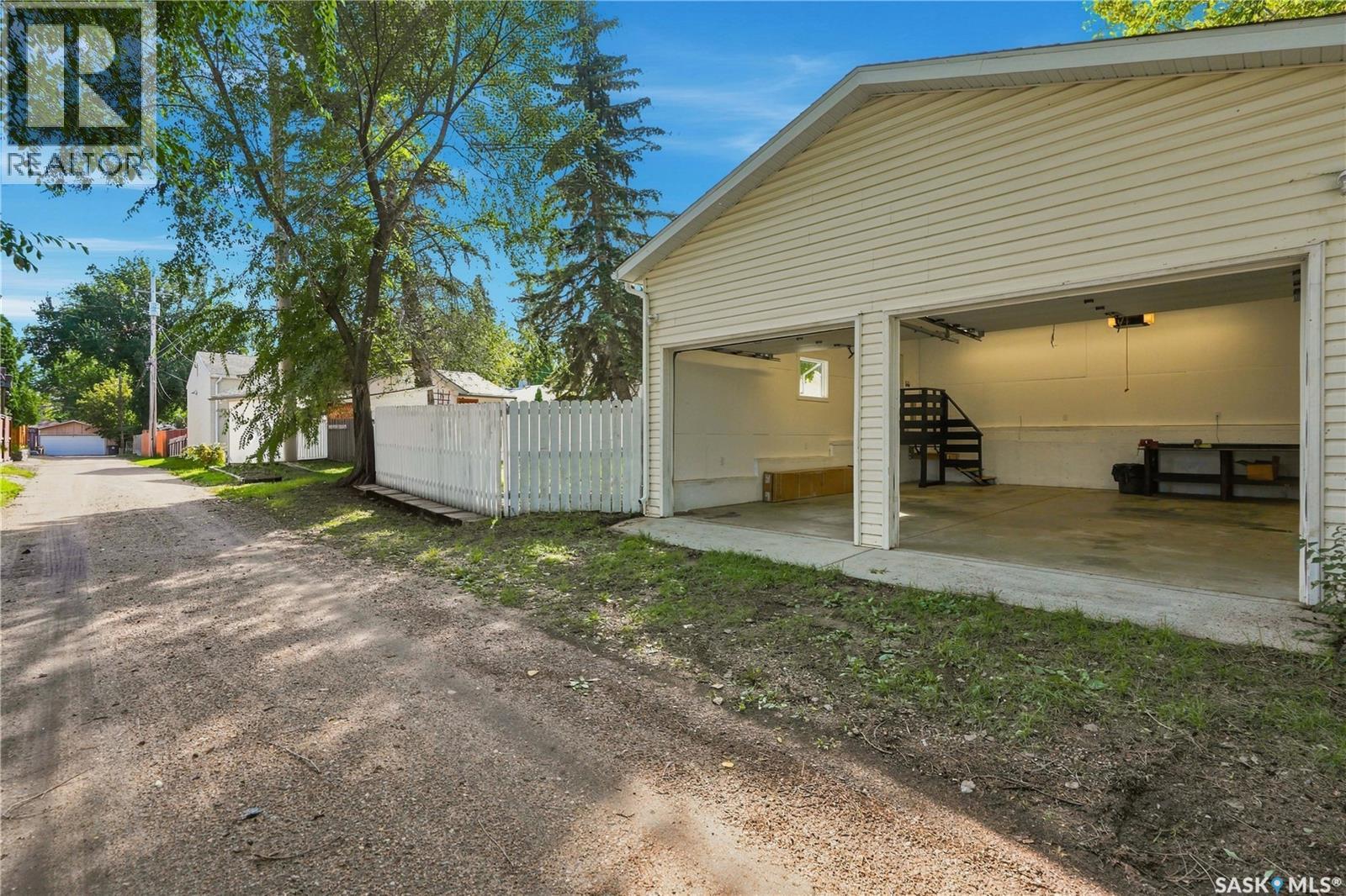 2805 Cumberland AVENUE S - Image 52