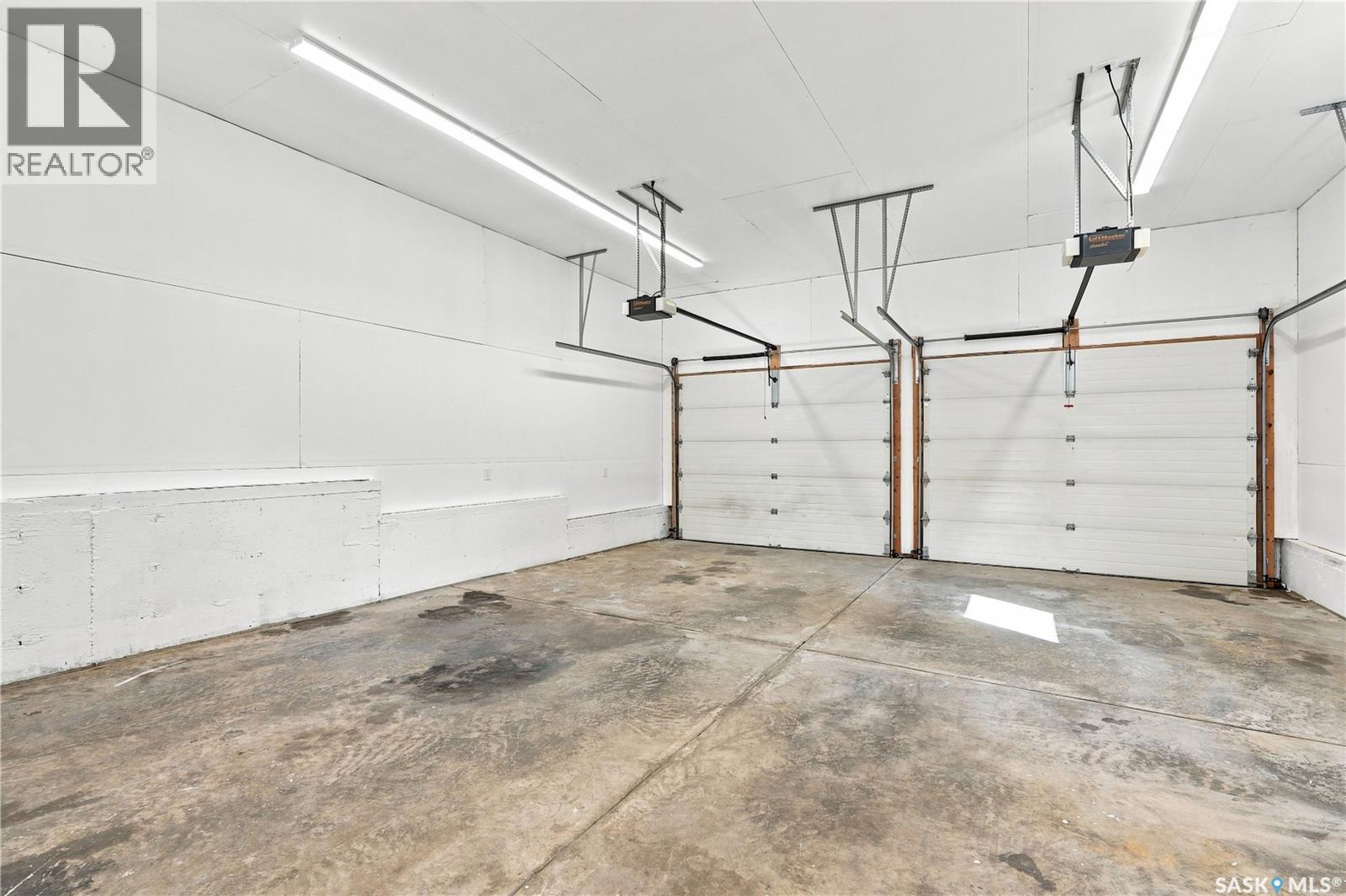 2805 Cumberland AVENUE S - Image 50