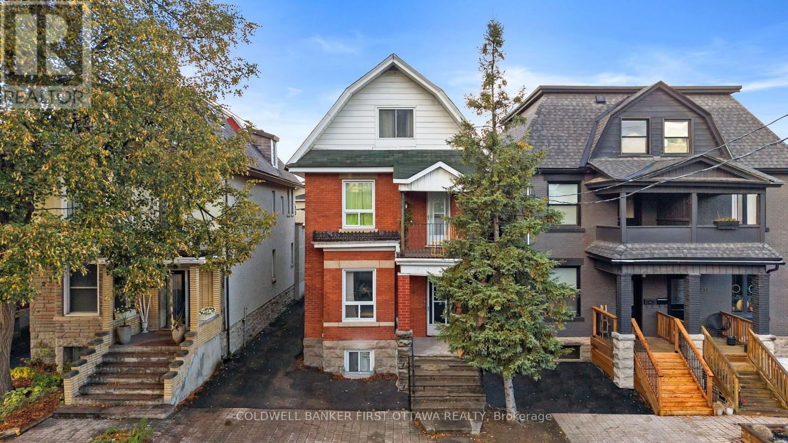 Welcome to 277 Arlington Ave in Centretown!