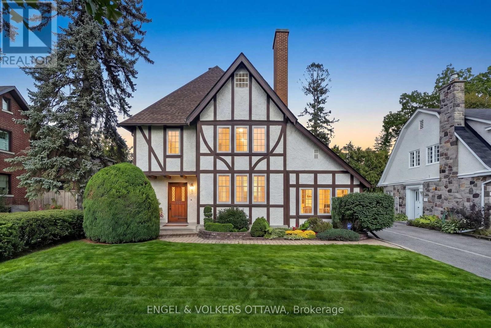 509 ISLAND PARK DRIVE - 1