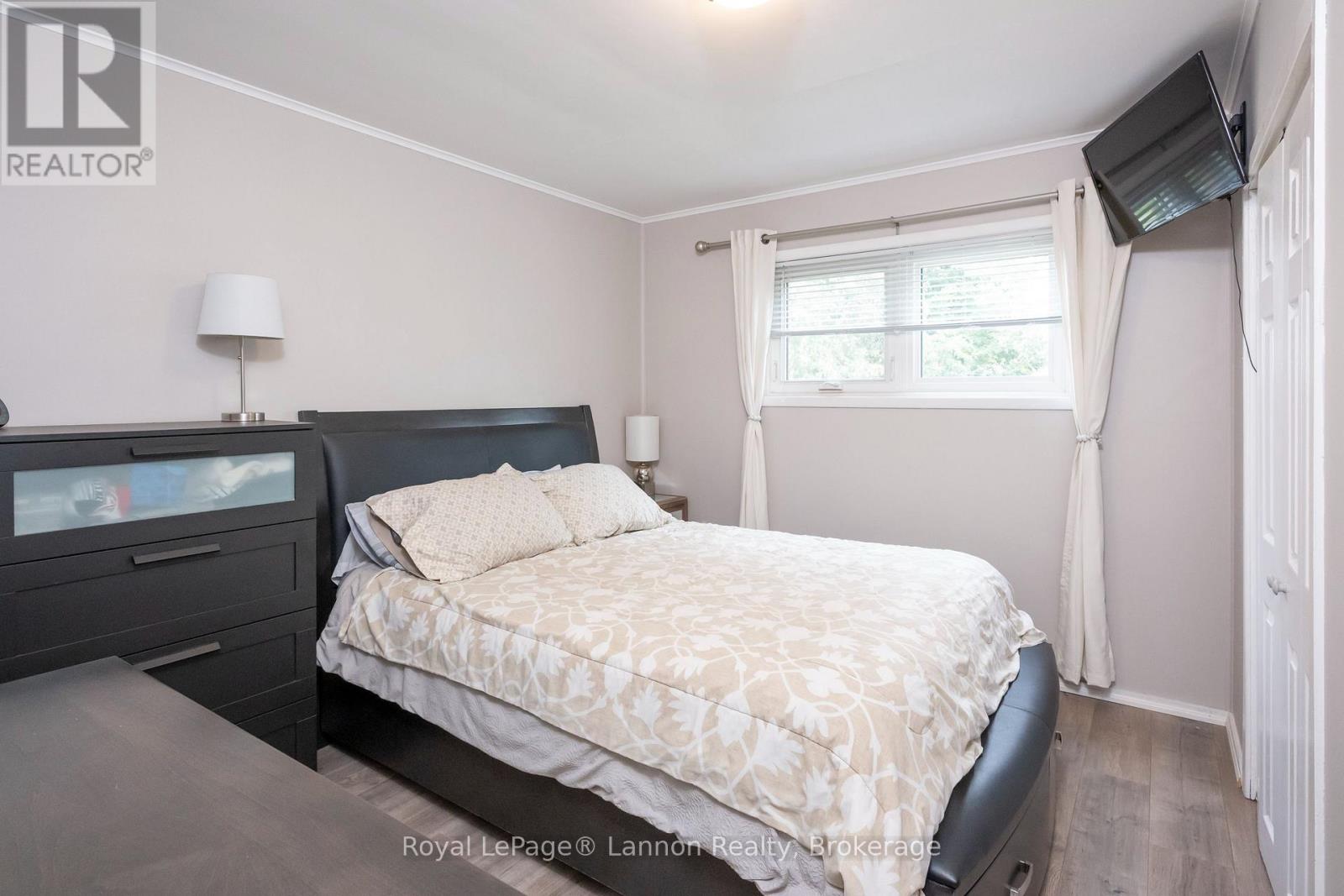859 SYNDICATE AVENUE N - 26