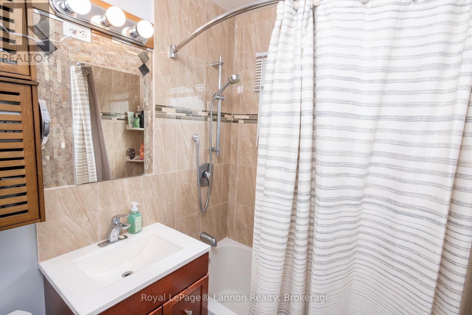 859 SYNDICATE AVENUE N - 31