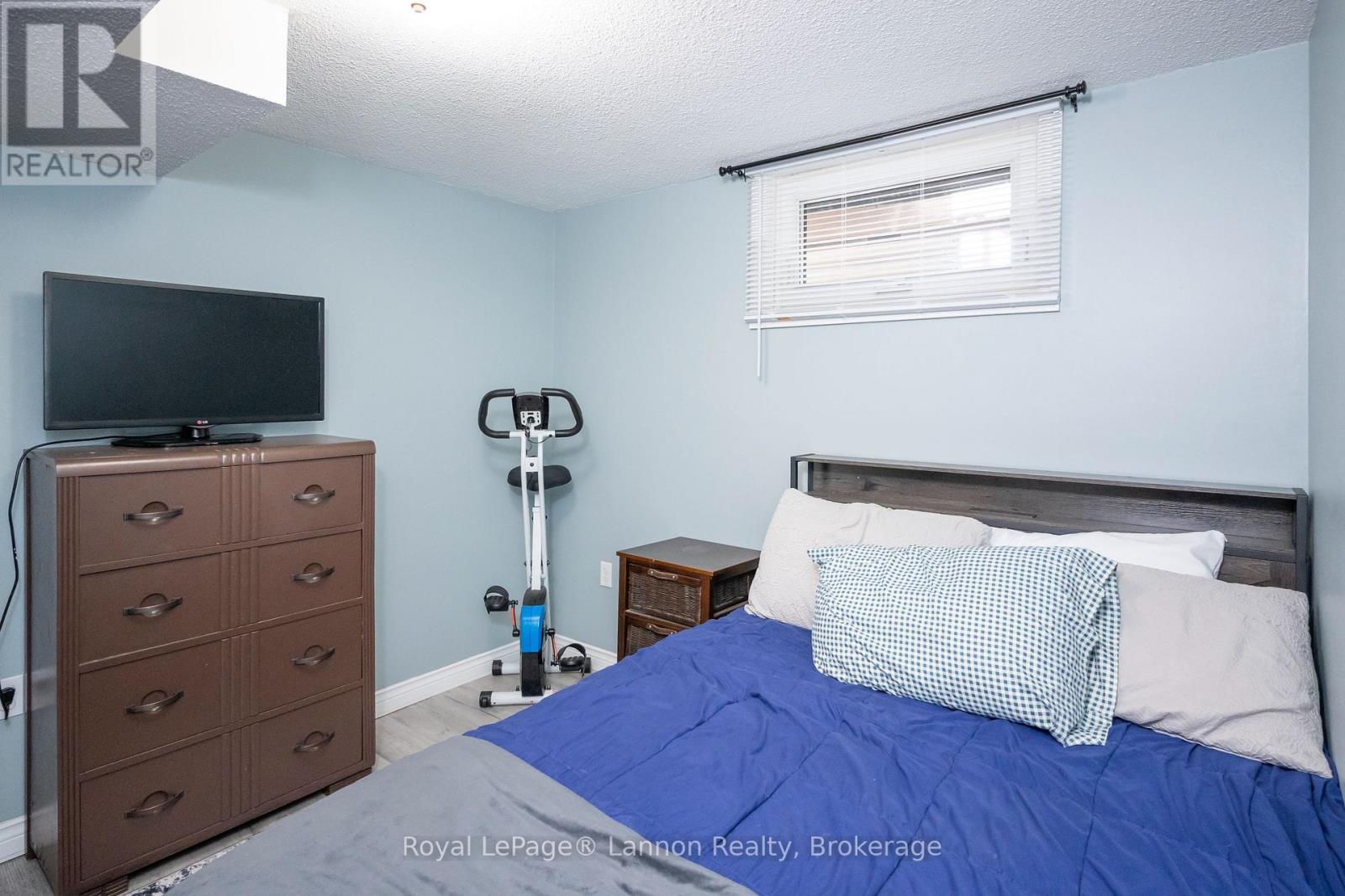 859 SYNDICATE AVENUE N - 42