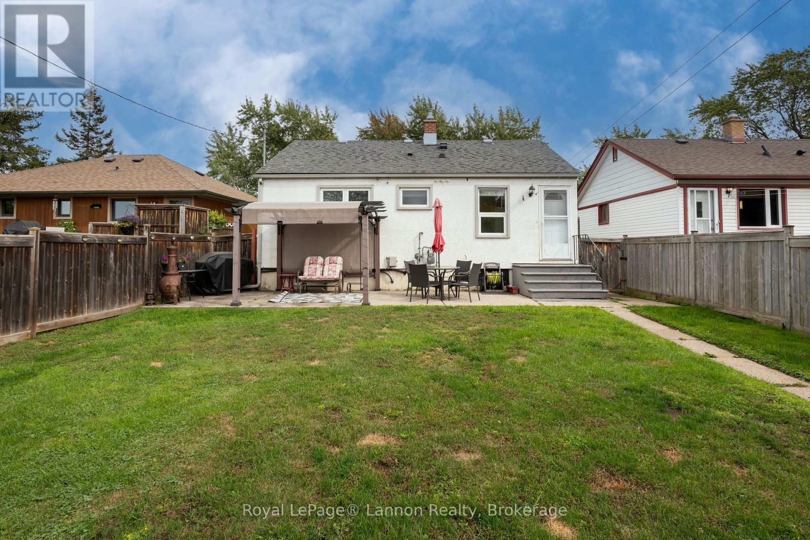 859 SYNDICATE AVENUE N - 7
