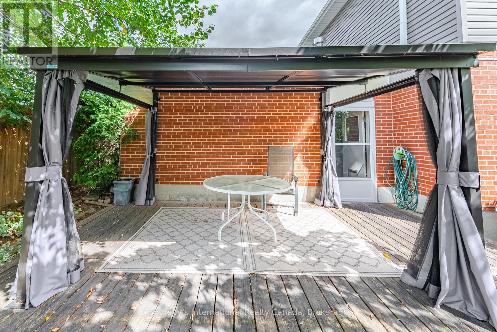 1252 WOOD PLACE - 48