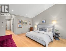 1269 Cloverley Street, North Vancouver, BC V7L1N7 Photo 18
