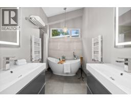 1269 Cloverley Street, North Vancouver, BC V7L1N7 Photo 19