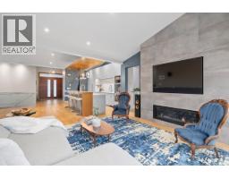 1269 Cloverley Street, North Vancouver, BC V7L1N7 Photo 6