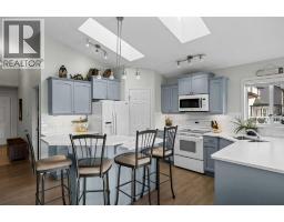 Kitchen - 354 West Creek Springs, Chestermere, AB T1X1R7 Photo 7